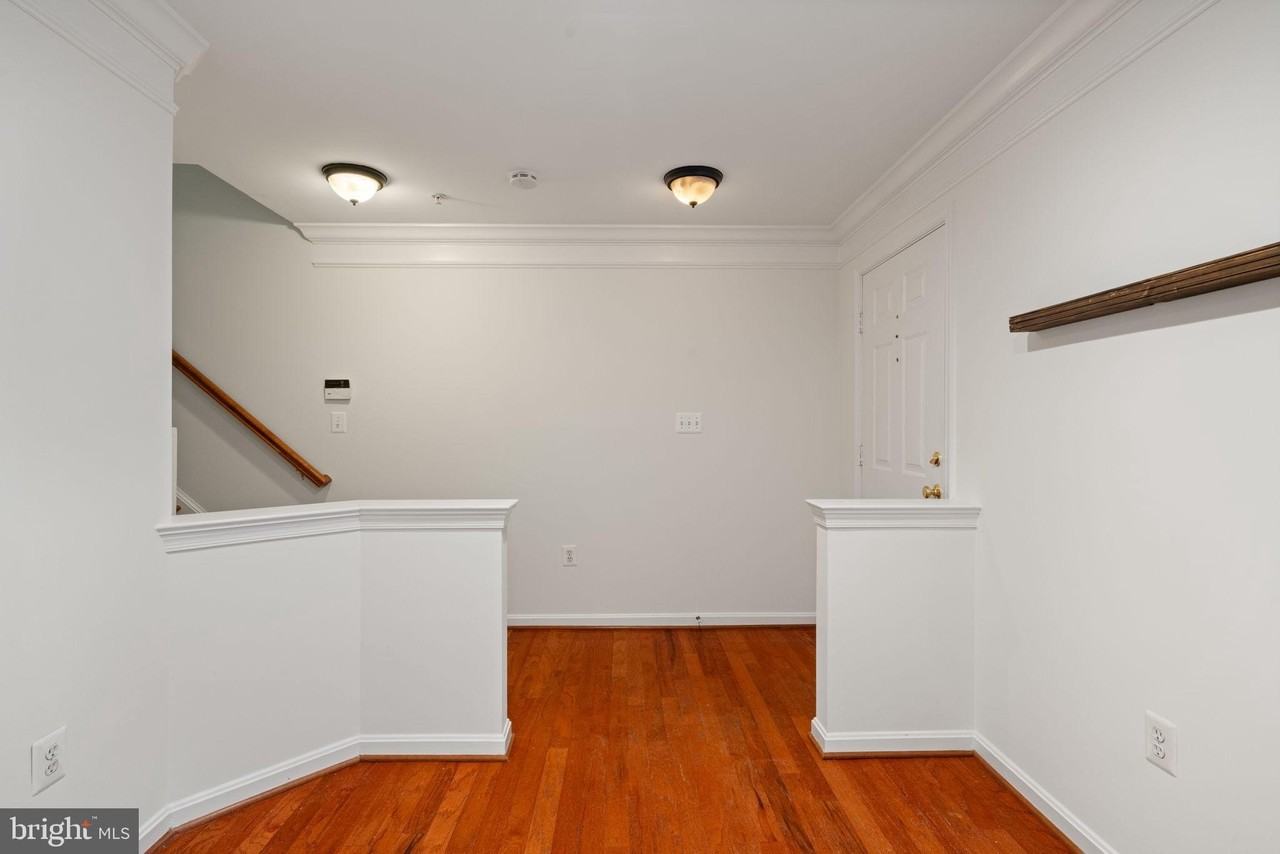 5061 Kilburn St - Photo 3 of 36