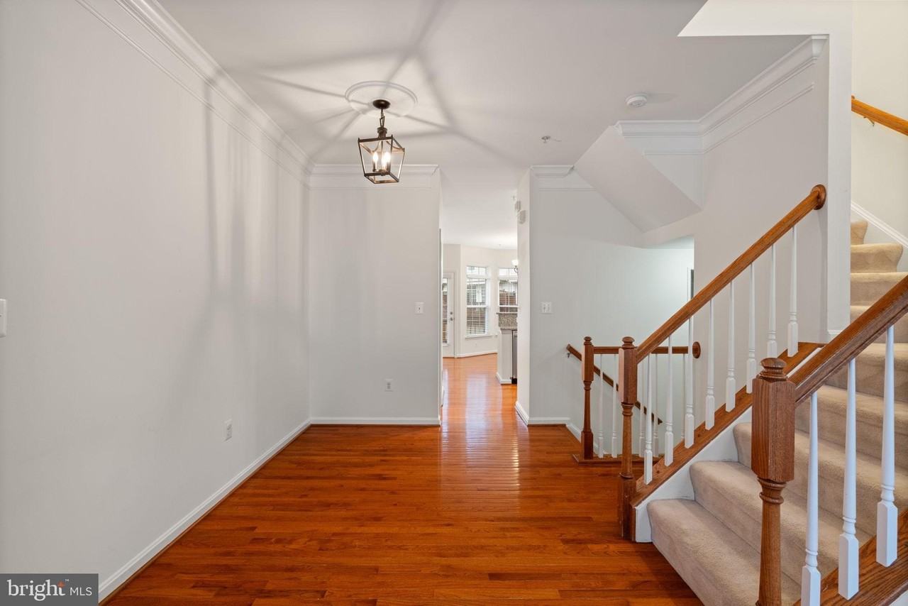 5061 Kilburn St - Photo 6 of 36