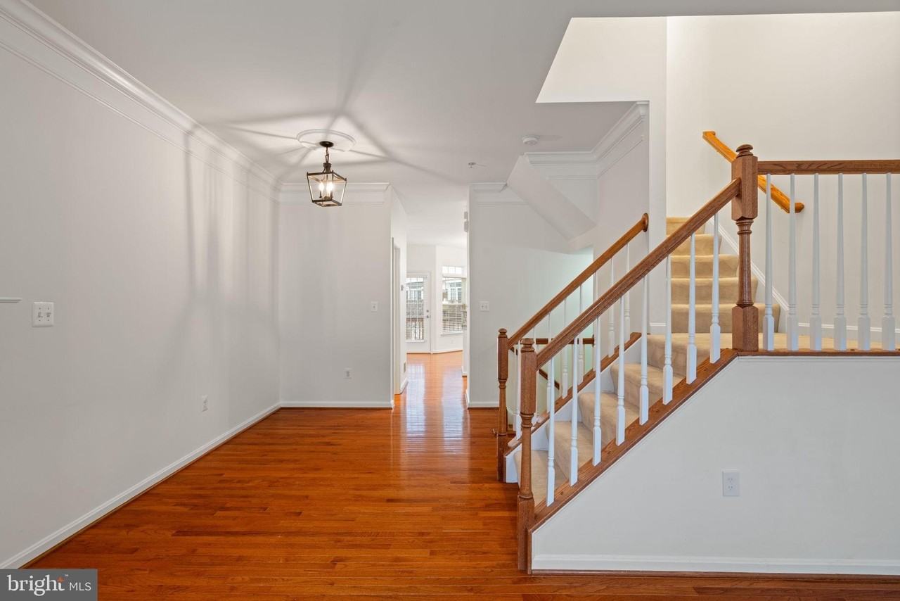 5061 Kilburn St - Photo 7 of 36