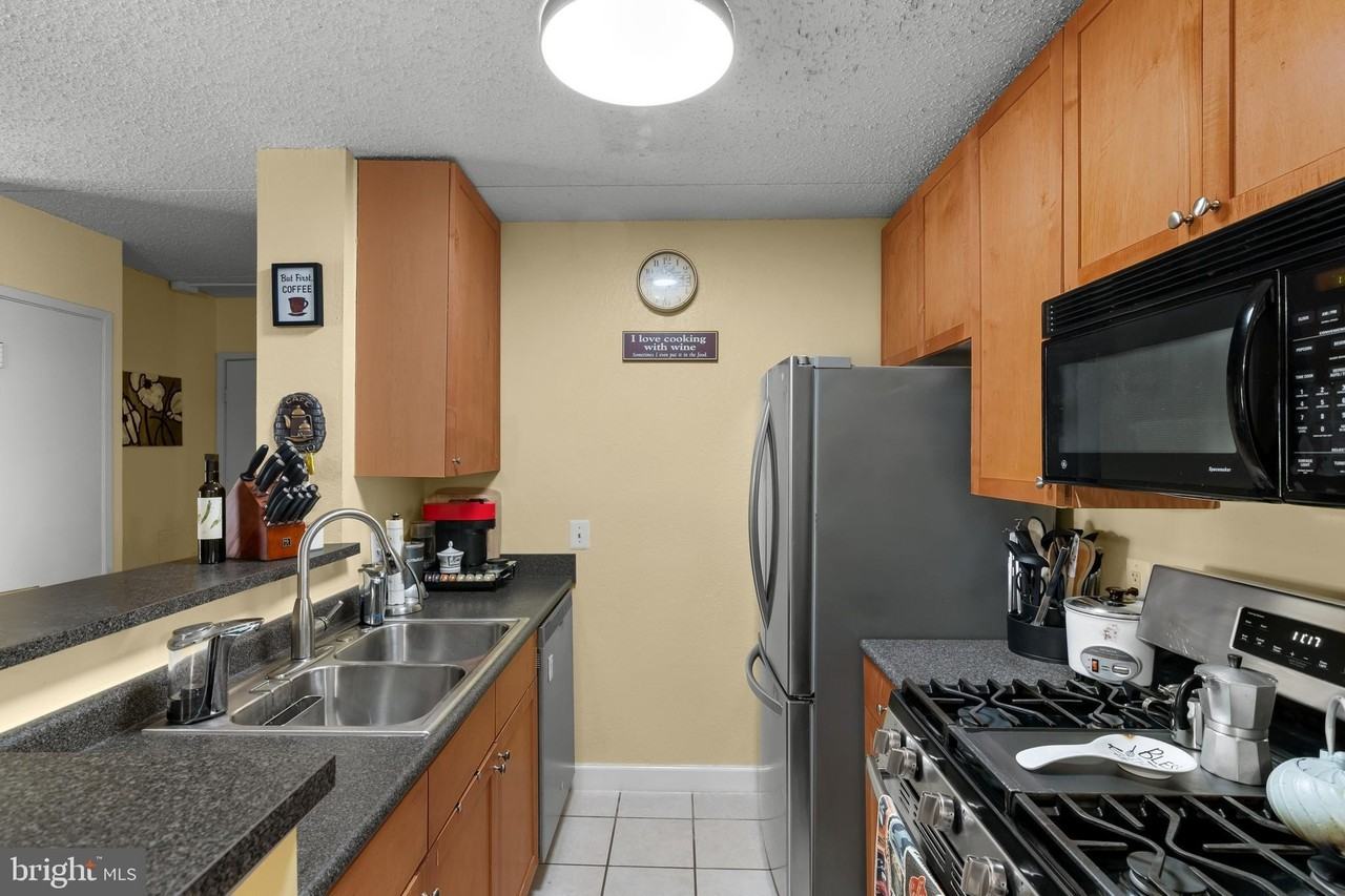 75 S Reynolds St Apt 101 #101 - Photo 3 of 41