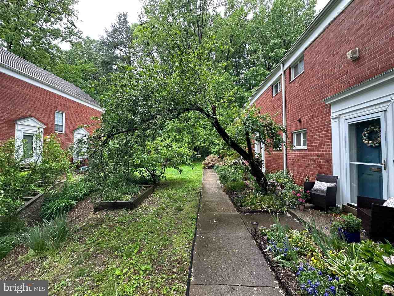 3638 Gunston Rd - Photo 3 of 29