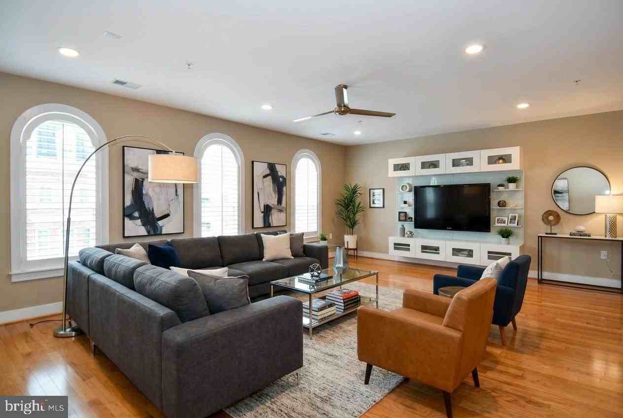 2305 Main Line Blvd Apt 102 #102 - Photo 2 of 25