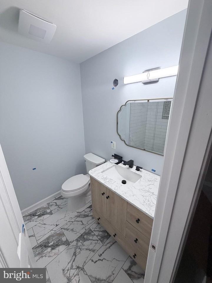 113 N Fayette St Apt 3 #3 - Photo 4 of 15