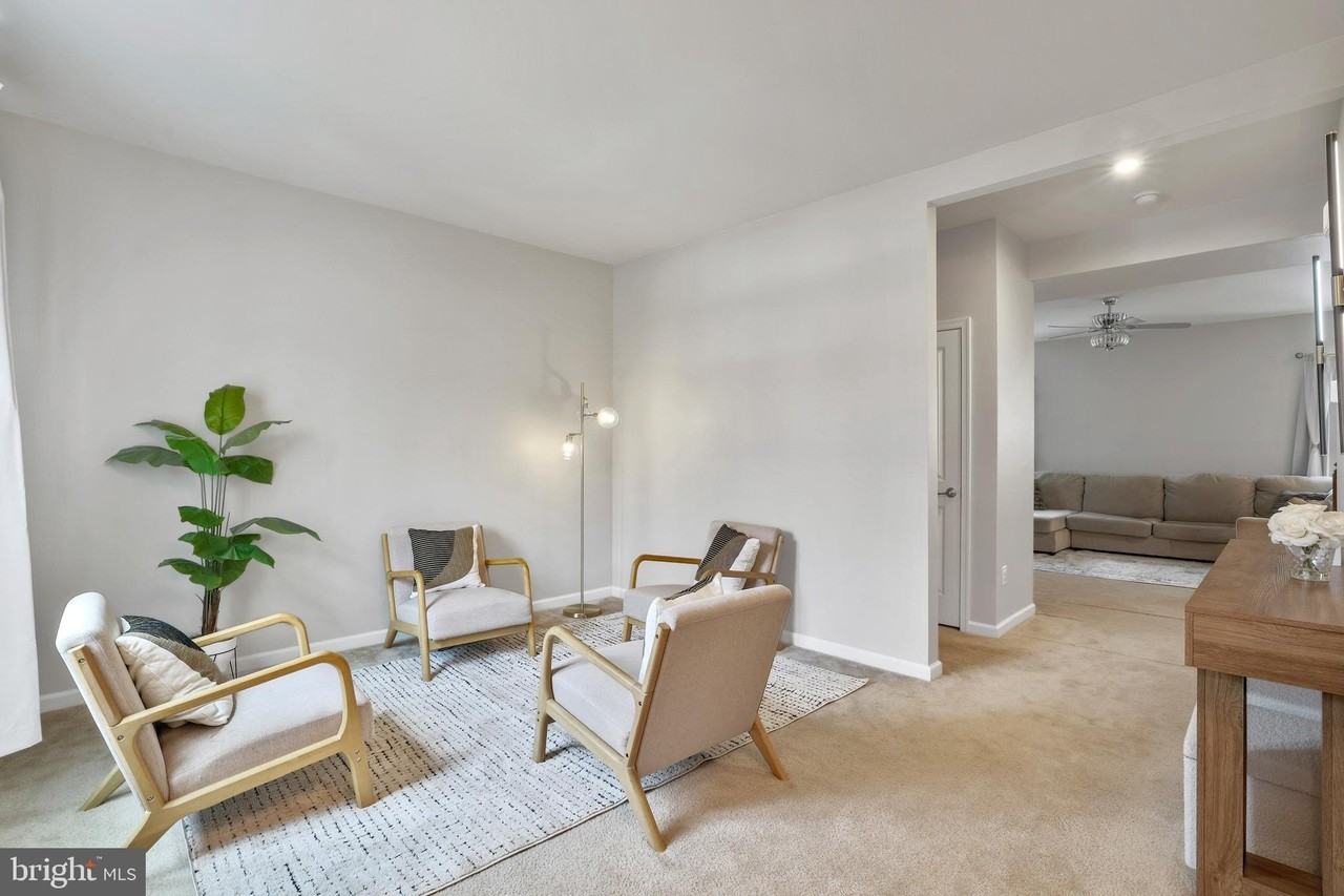 663 Holly Crest Dr - Photo 7 of 50