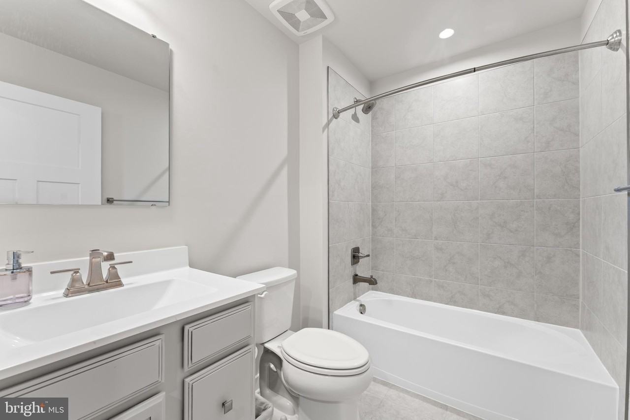 18332 Signature Way - Photo 7 of 50