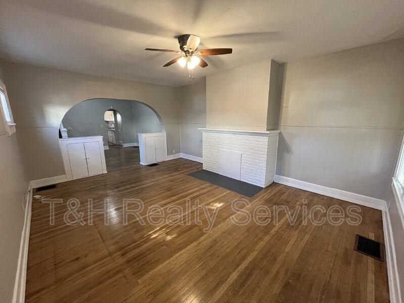 23 S Spencer Ave - Photo 4 of 20