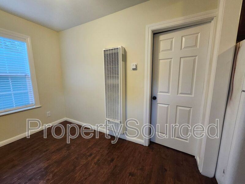 155 Berverdor Ave - Photo 5 of 11