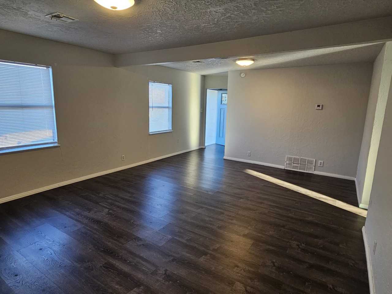 2209 Nw 36th St #1 - Photo 2 of 12