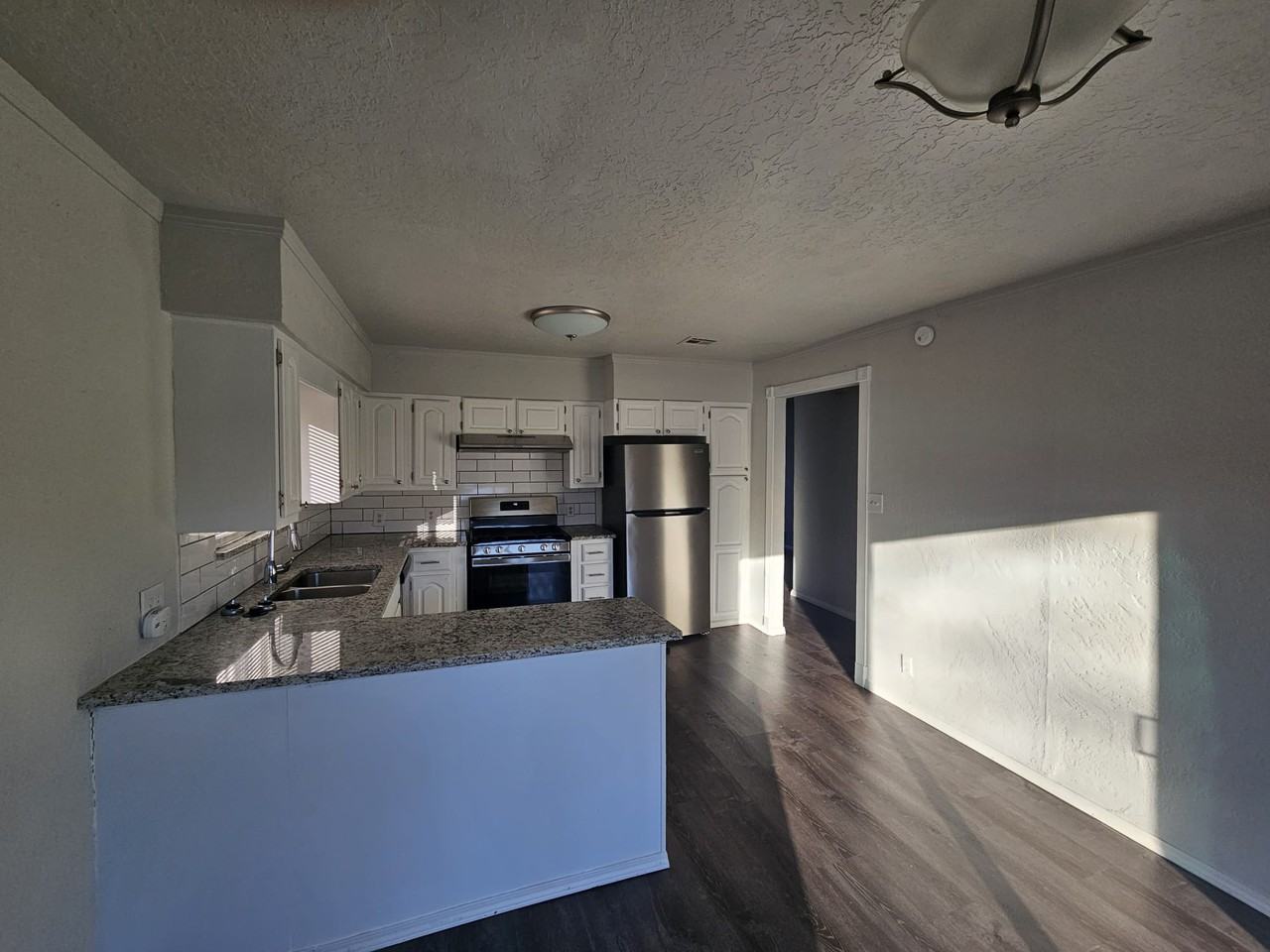 2209 Nw 36th St #1 - Photo 4 of 12