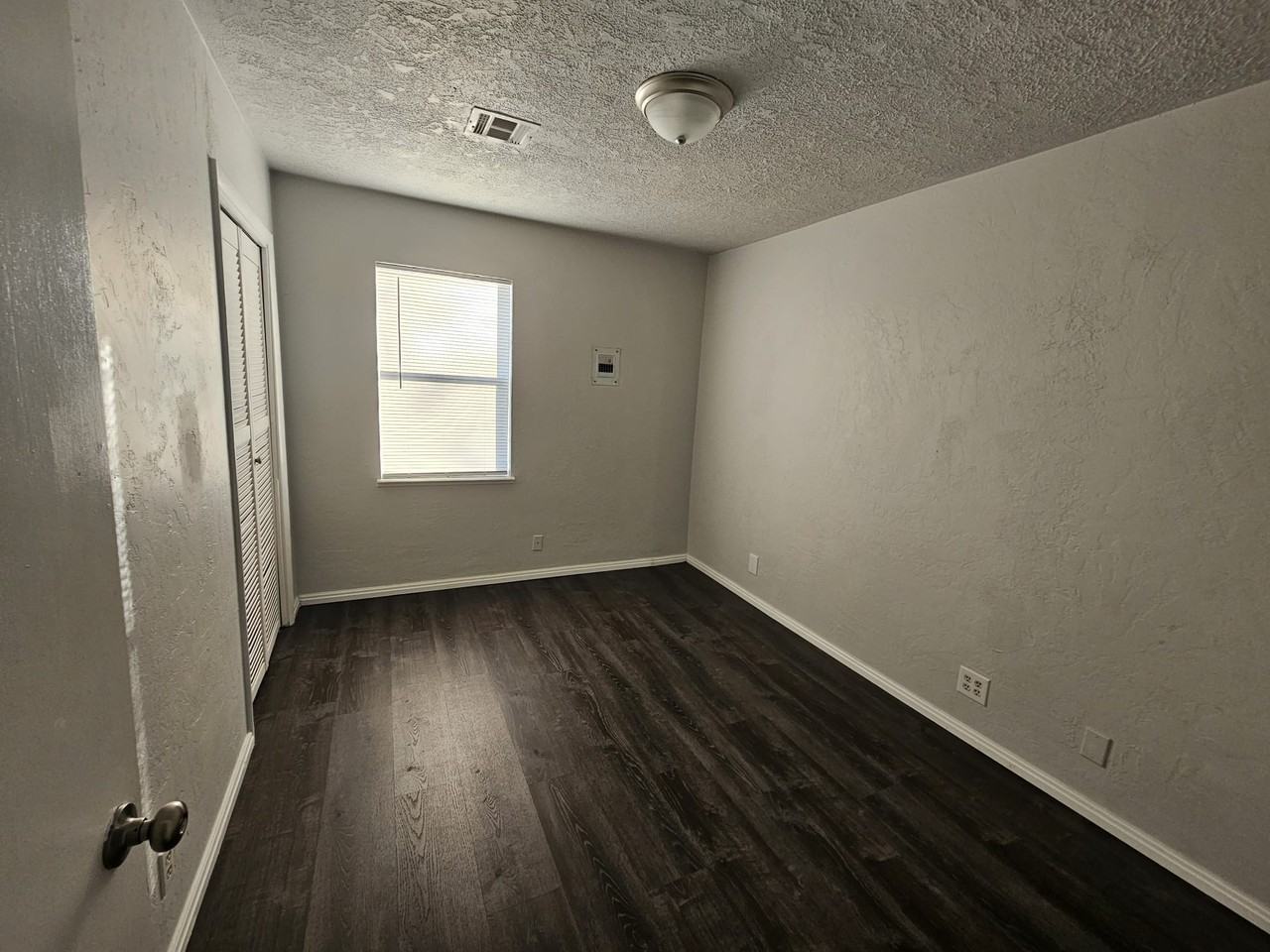 2209 Nw 36th St #1 - Photo 5 of 12