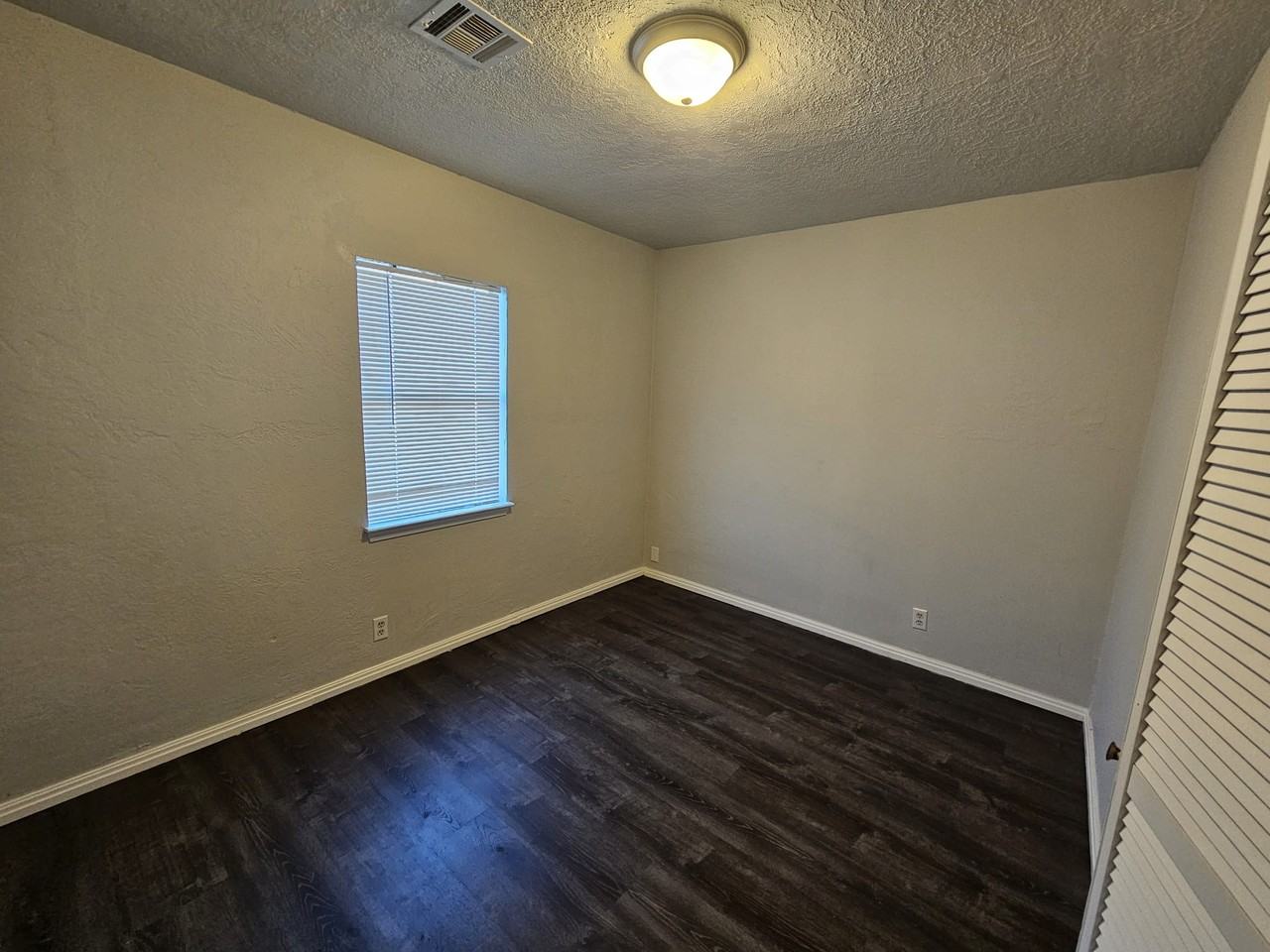 2209 Nw 36th St #1 - Photo 7 of 12