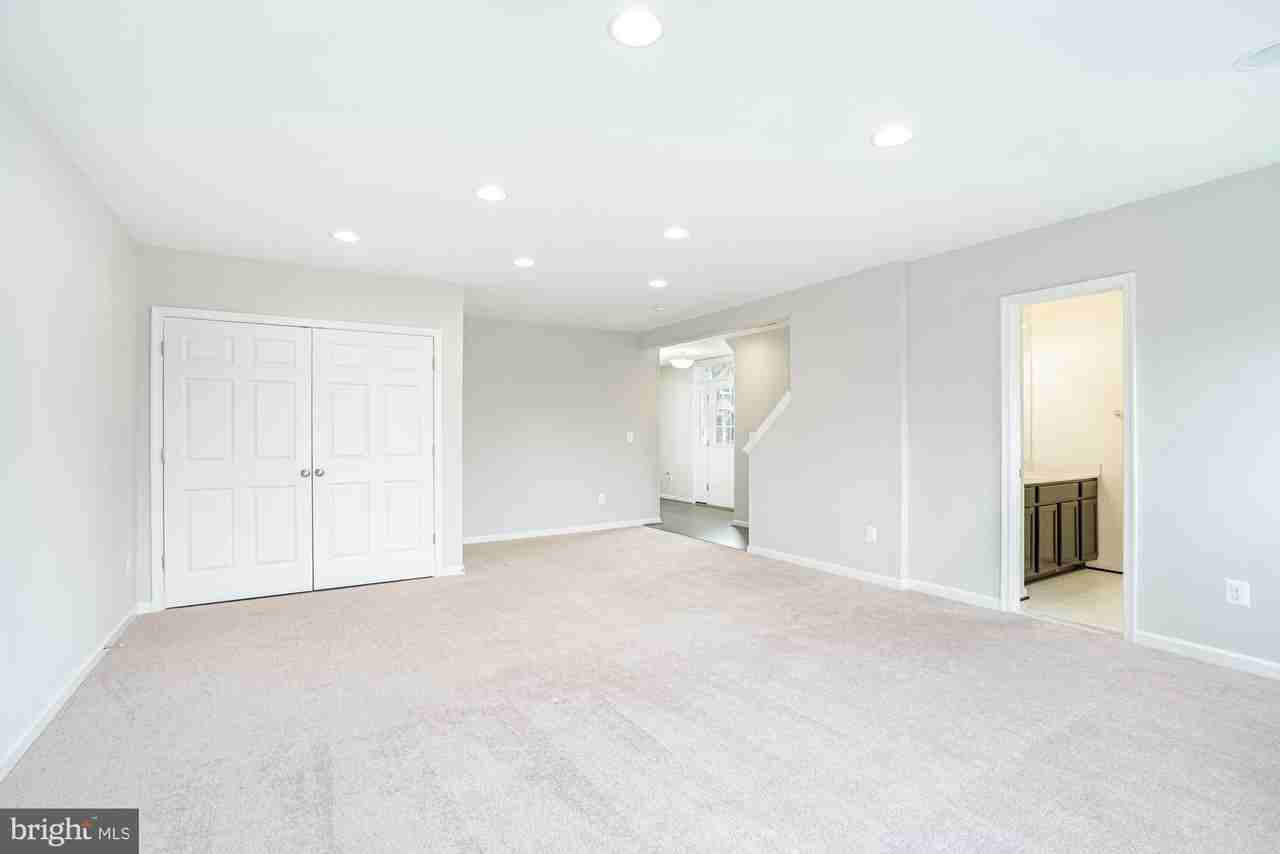 106 Splendor Garden Way - Photo 6 of 31