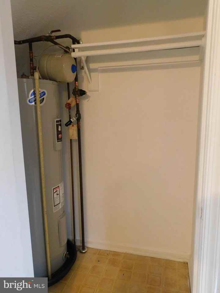 104 Waterford Ln - Photo 5 of 9