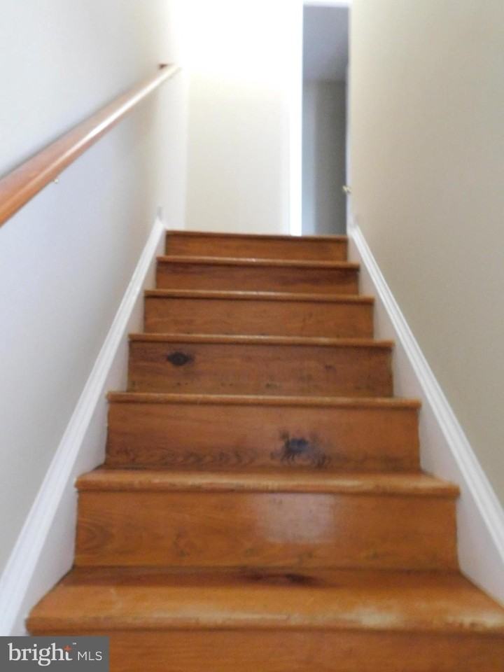 104 Waterford Ln - Photo 6 of 9