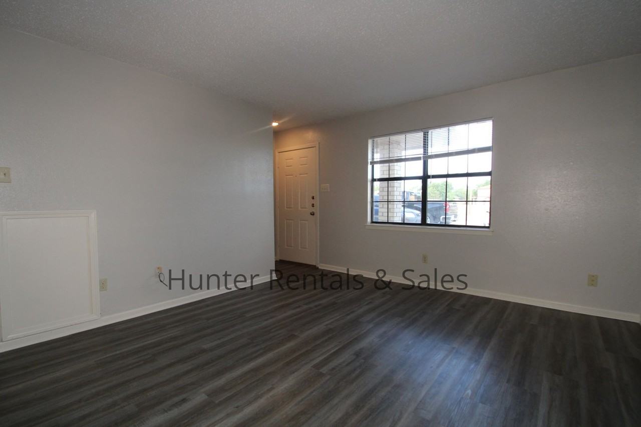 3802 Charolais Dr Apt C - Photo 5 of 20