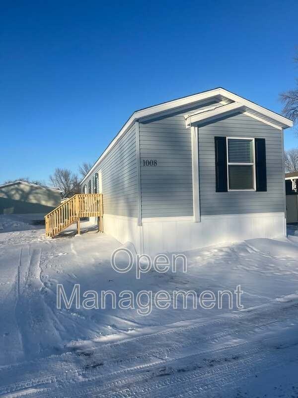 825 1st Ave E - Photo 3 of 14