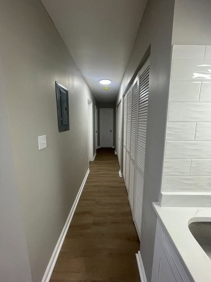 7047 E 10th St - Photo 4 of 37