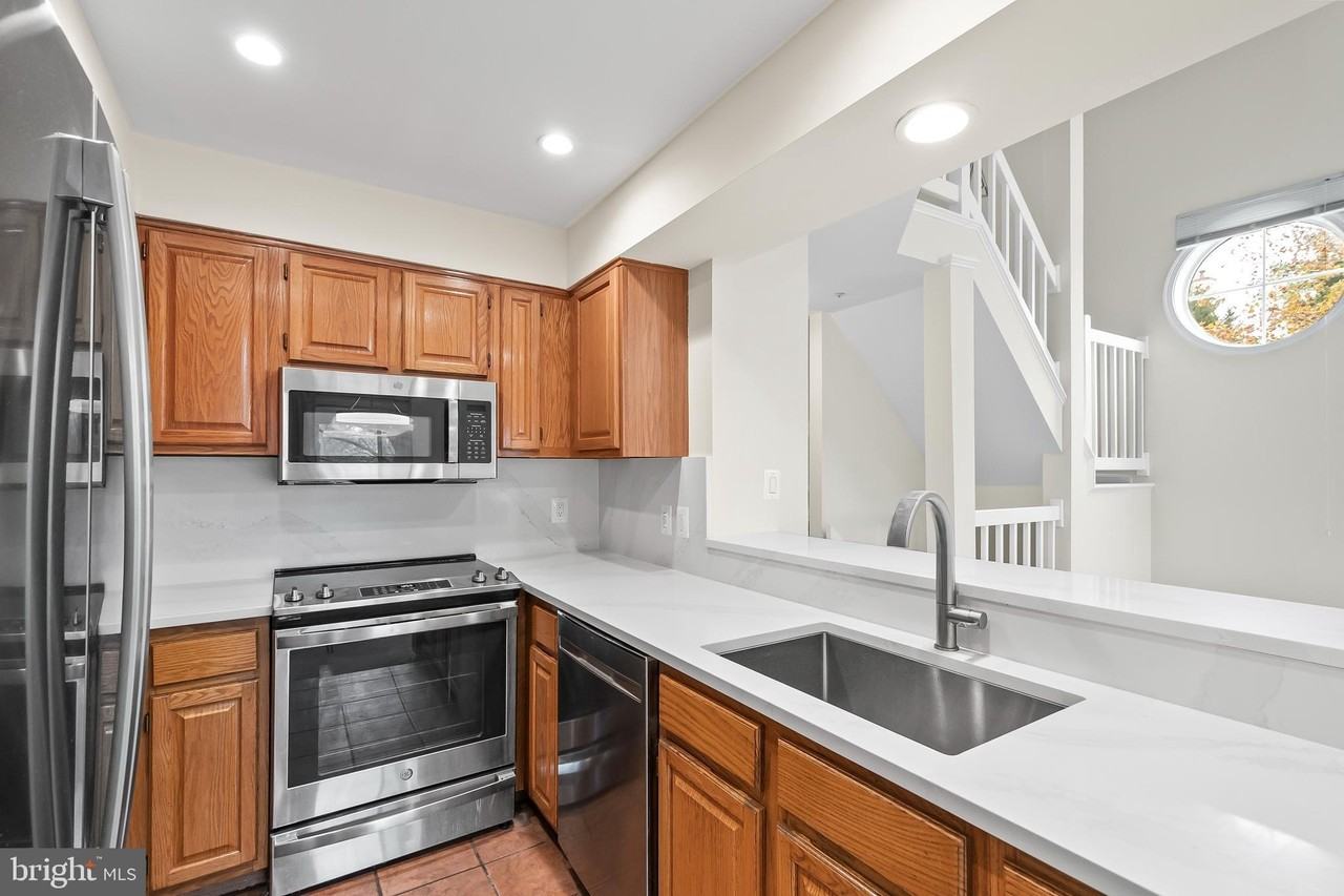 7006 Ellingham Cir Unit 49 #49 - Photo 5 of 24