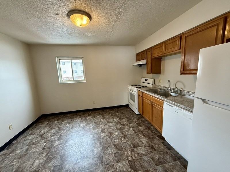 110 Harbet Ave Nw #3 - Photo 5 of 12