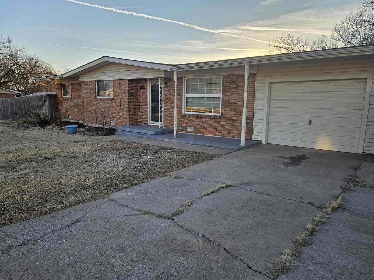 1902 Nw 39th St #1 - Photo 3 of 31