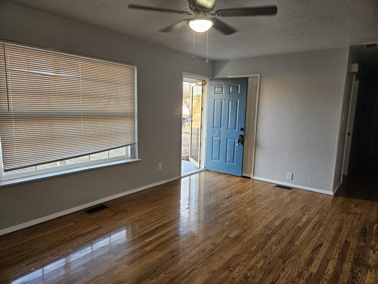 1902 Nw 39th St #1 - Photo 4 of 31