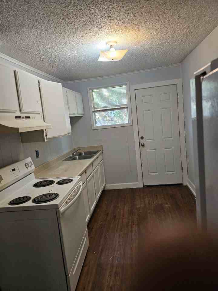 2125 22nd Ave #A - Photo 3 of 7