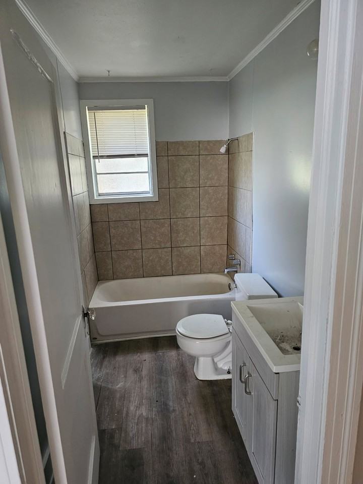 2125 22nd Ave #A - Photo 7 of 7