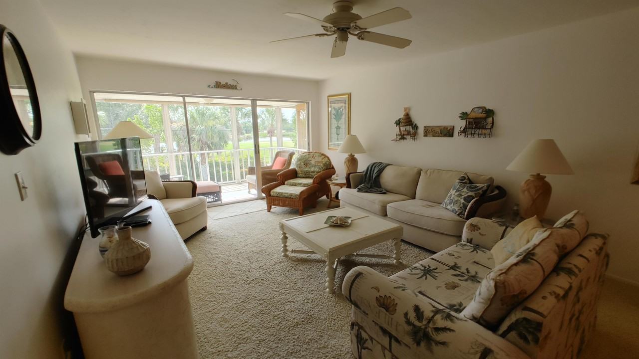 6725 Winkler Rd #C203 - Photo 7 of 37