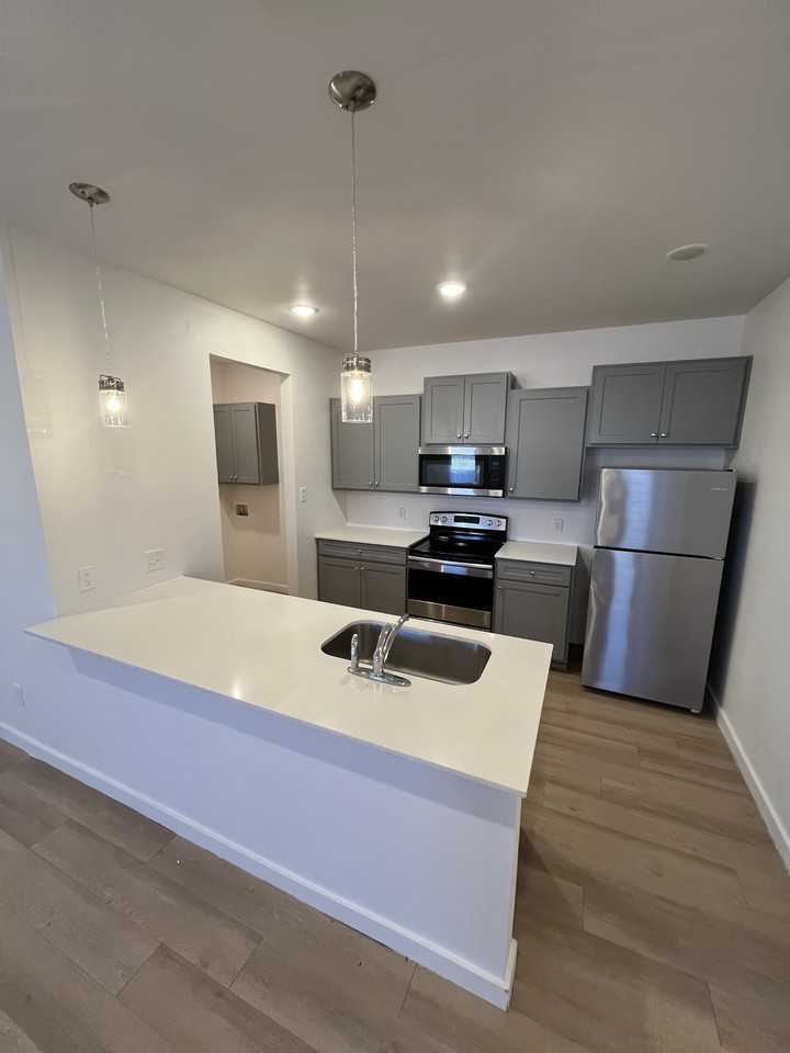 5519 Itasca St #1 - Photo 3 of 13