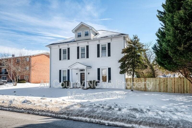 8753 Signal Hill Rd #2 - Photo 6 of 46