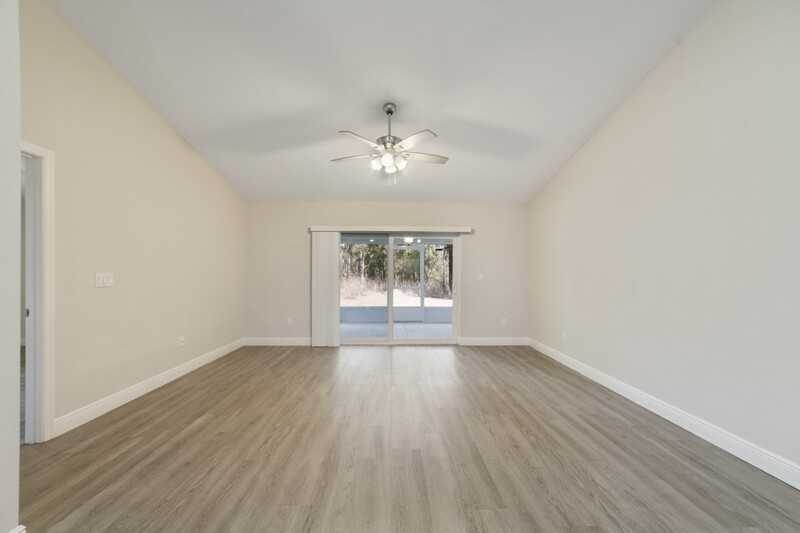 9093 N Peachtree Way - Photo 4 of 10