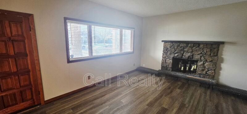 714 W Kiernan Ave #A - Photo 2 of 16