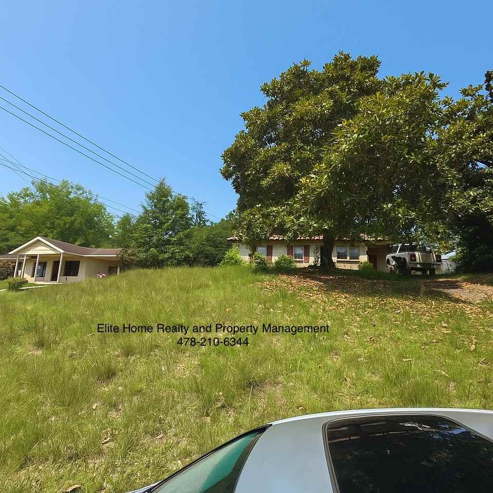 4331 Ashland Dr #1 - Photo 2 of 18