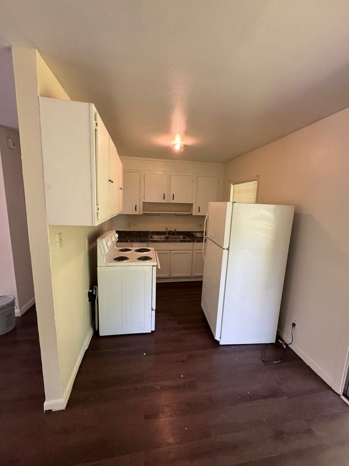 4331 Ashland Dr #1 - Photo 4 of 18