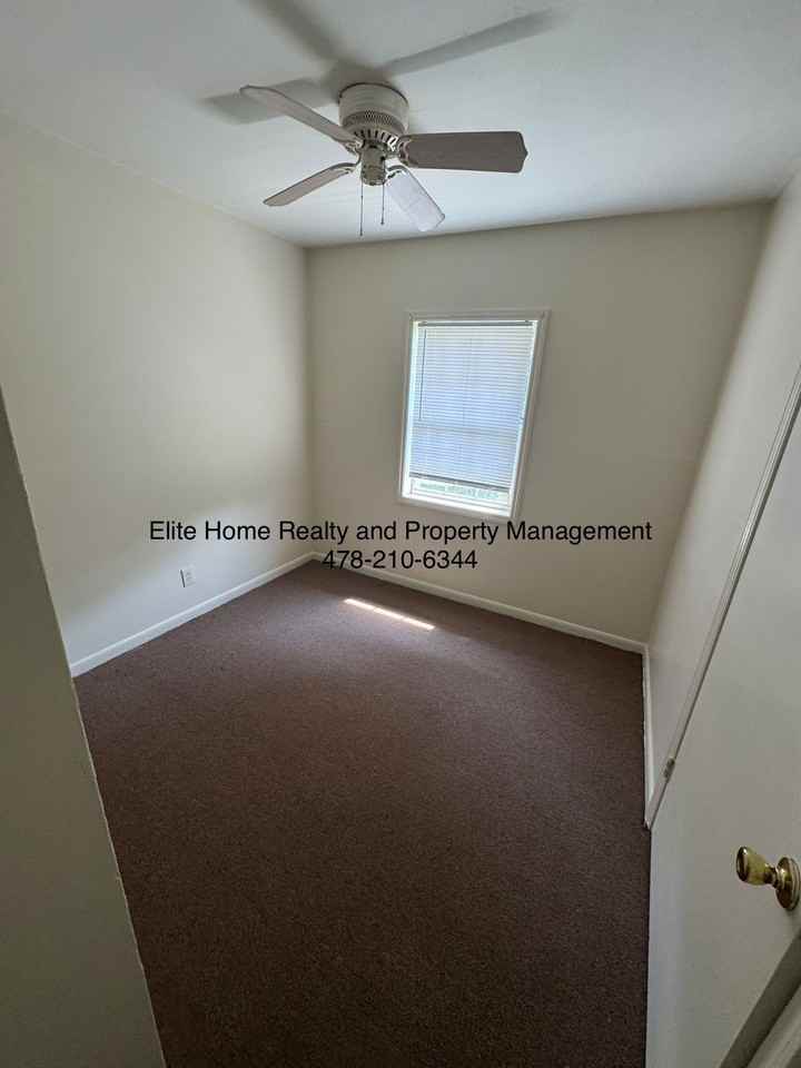 4331 Ashland Dr #1 - Photo 6 of 18