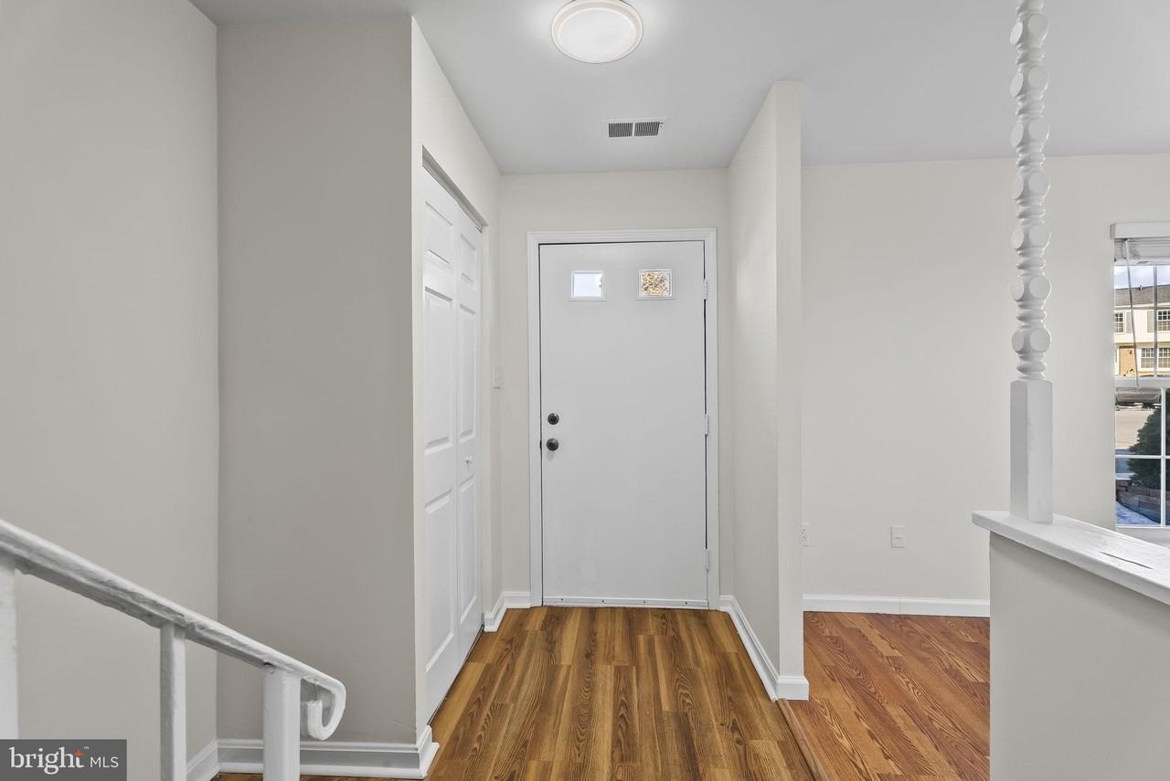 2108 Monaghan Dr - Photo 6 of 33