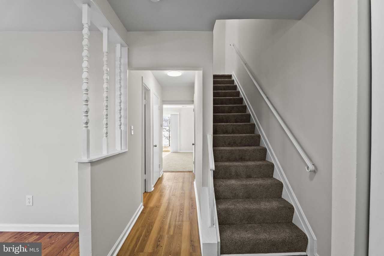 2108 Monaghan Dr - Photo 7 of 33