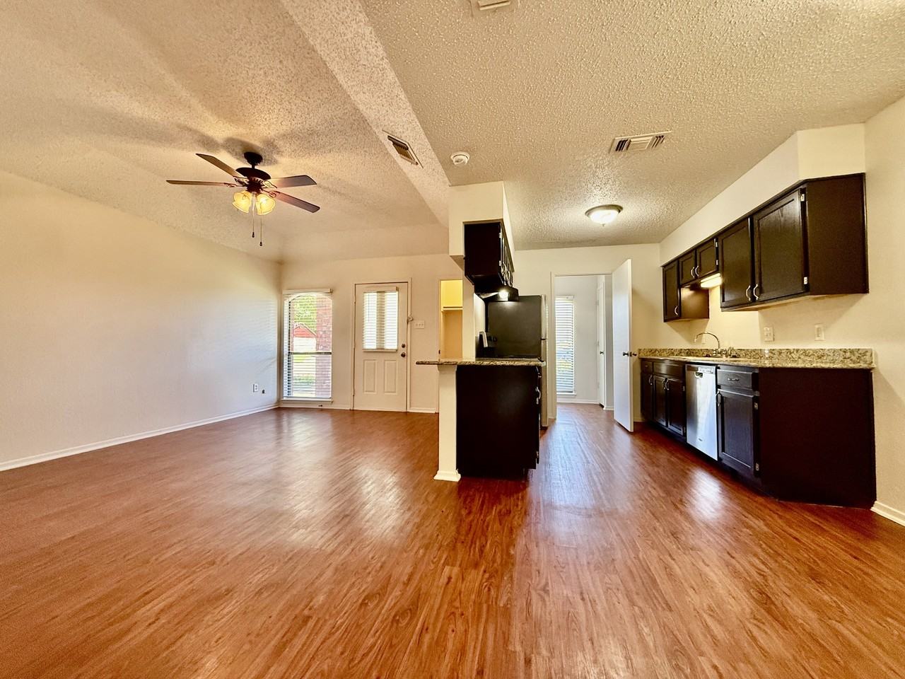 1016 Darnell Ave #B - Photo 2 of 10