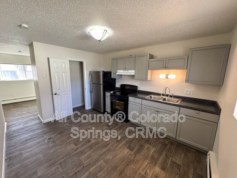 2119 Preuss Rd #2B - Photo 4 of 17