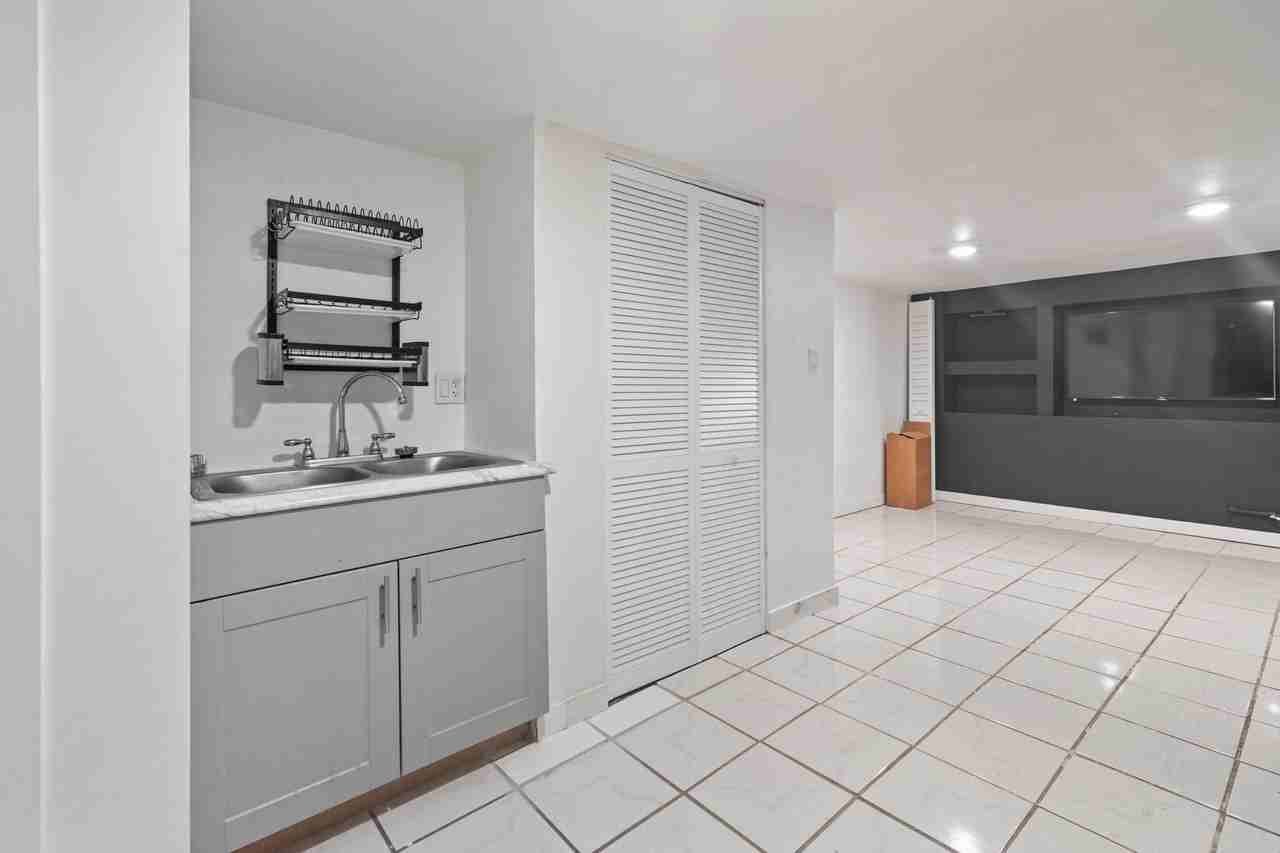 3528B N Elizabeth St #B - Photo 2 of 13