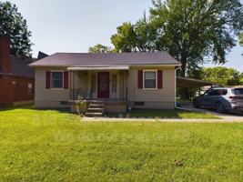 featured image of 2729 Calumet Ave