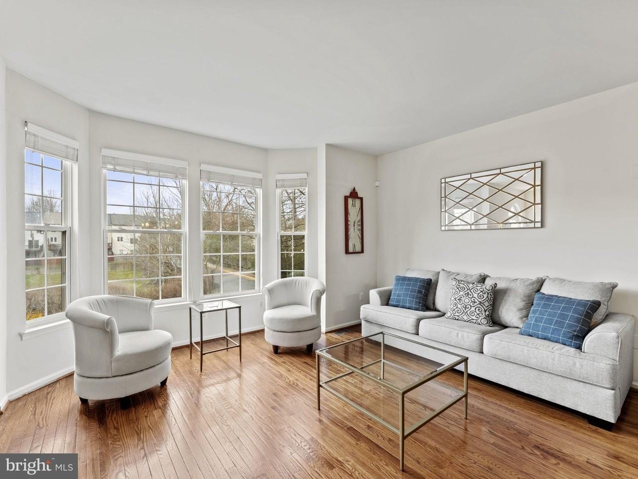 8873 Royal Doulton Ln - Photo 5 of 44