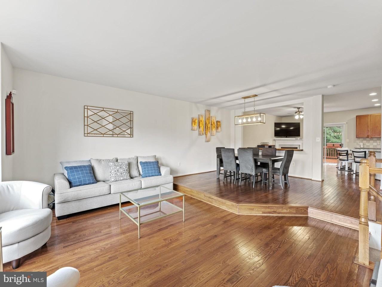 8873 Royal Doulton Ln - Photo 6 of 44