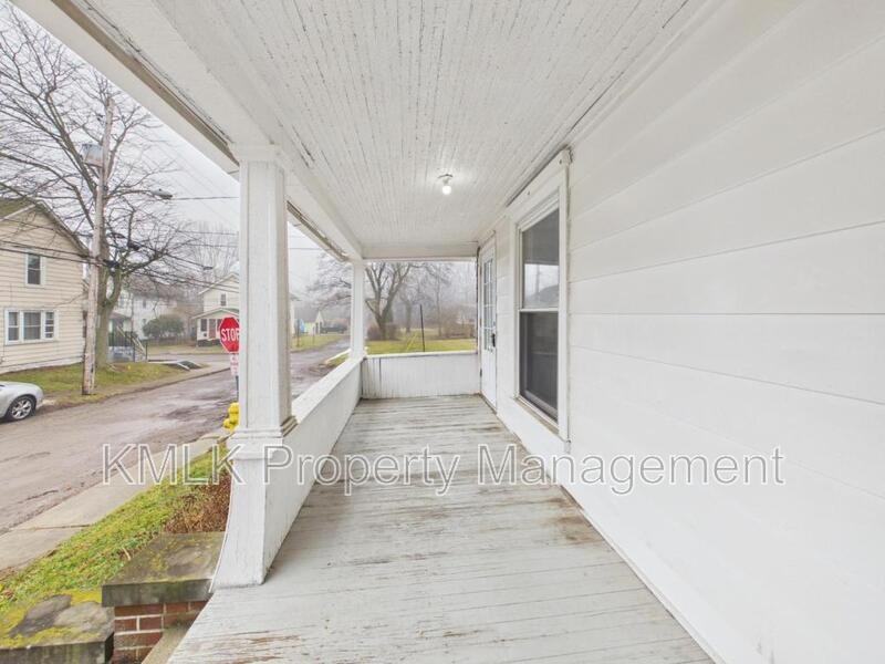 36 23rd St Sw - Photo 3 of 36