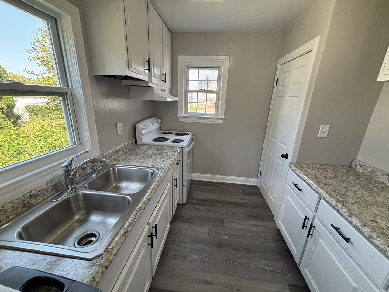 2201 20th St Ne #1 - Photo 4 of 10