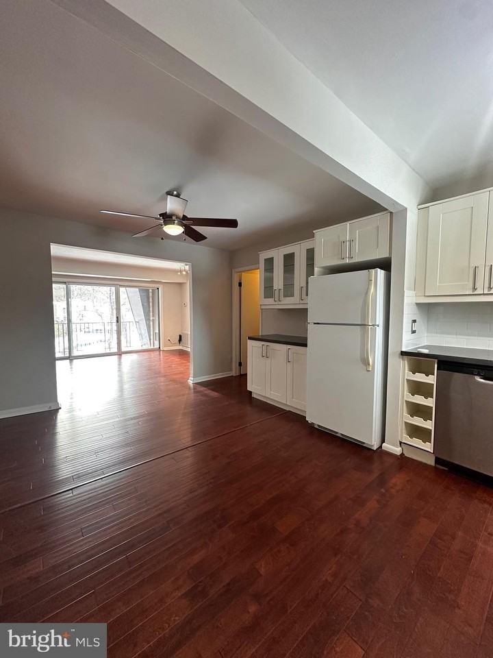 11625 Vantage Hill Rd Unit 22b #22B - Photo 2 of 18