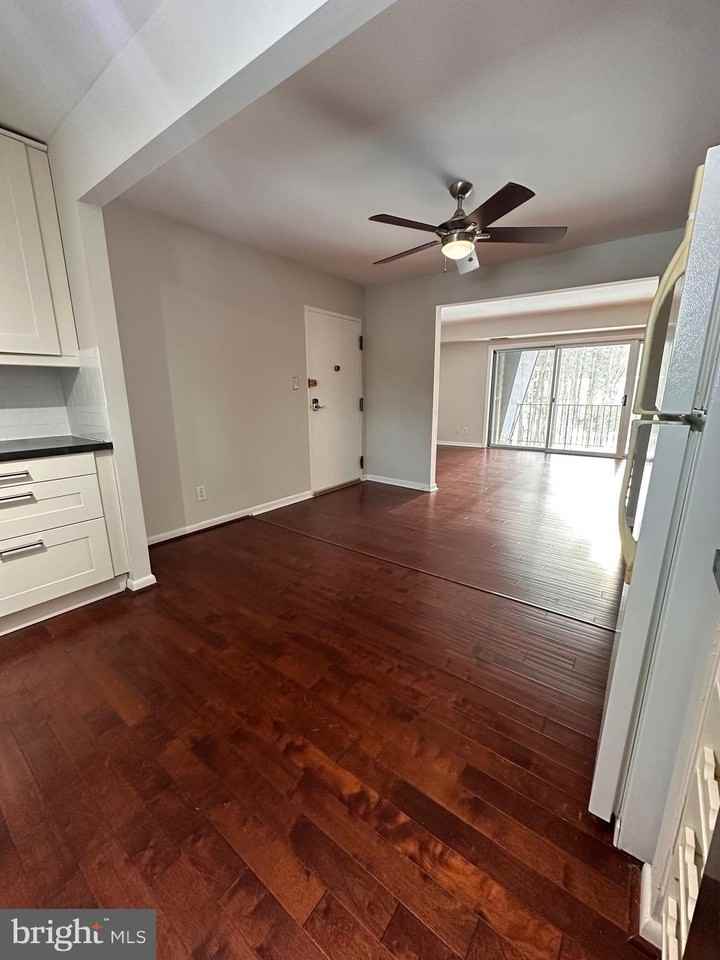11625 Vantage Hill Rd #22B - Photo 6 of 18