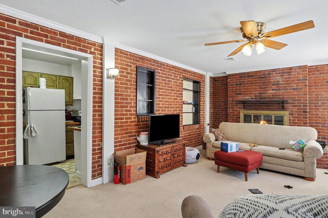 1828 Olmstead Dr - Photo 5 of 31