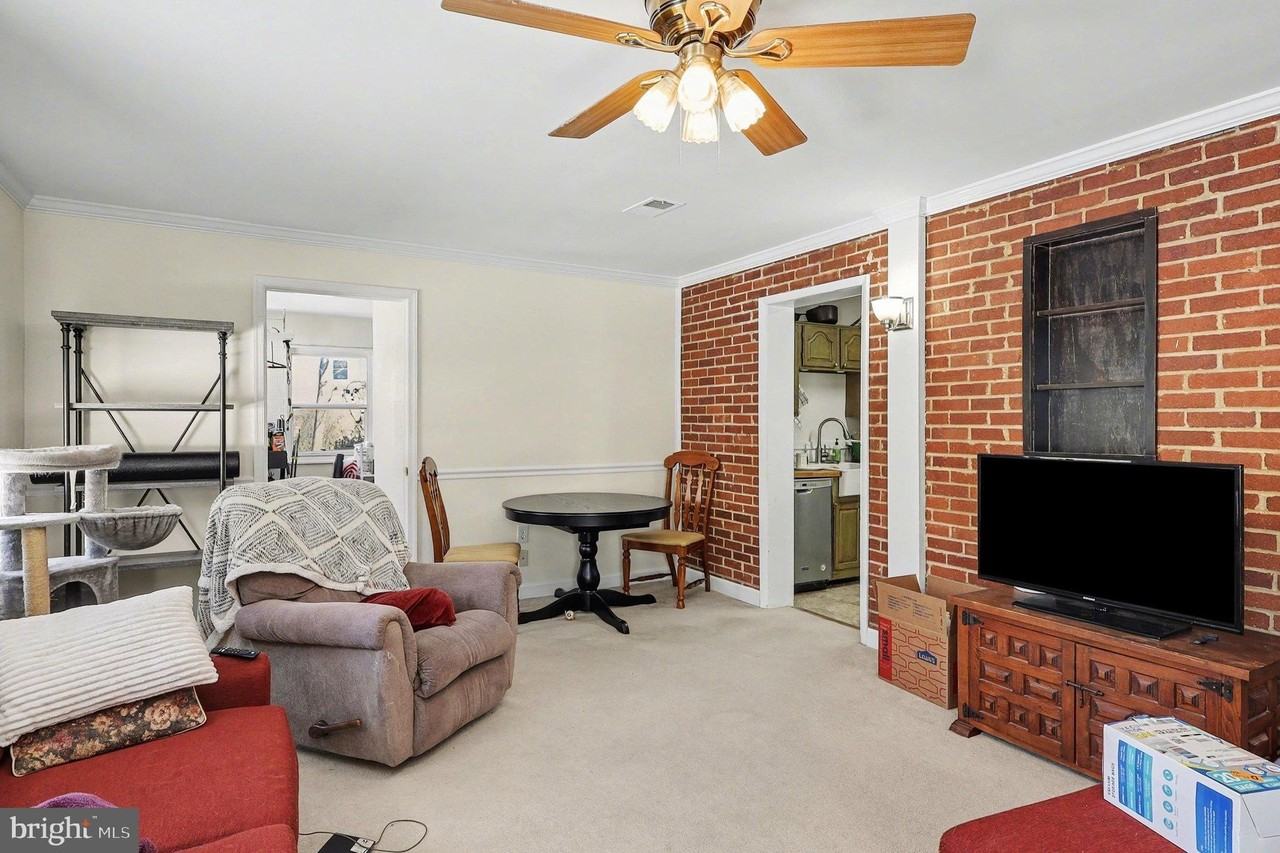 1828 Olmstead Dr - Photo 7 of 31