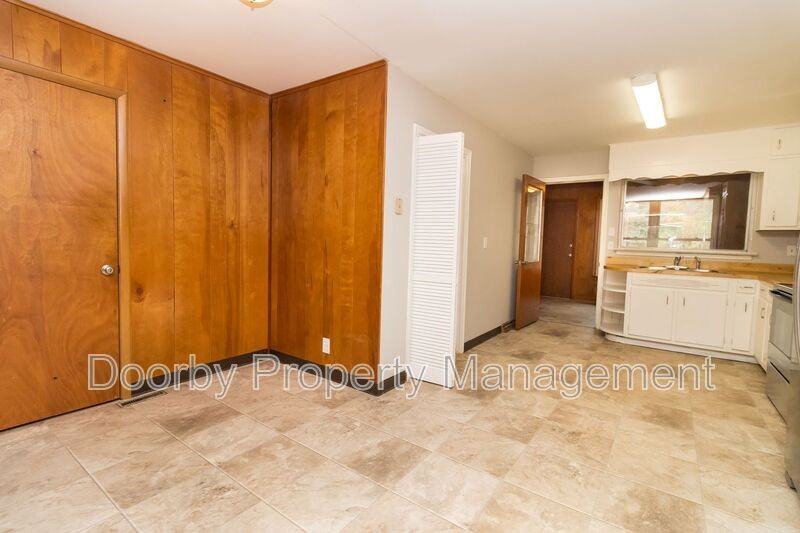 3621 Lerch St #B - Photo 4 of 14